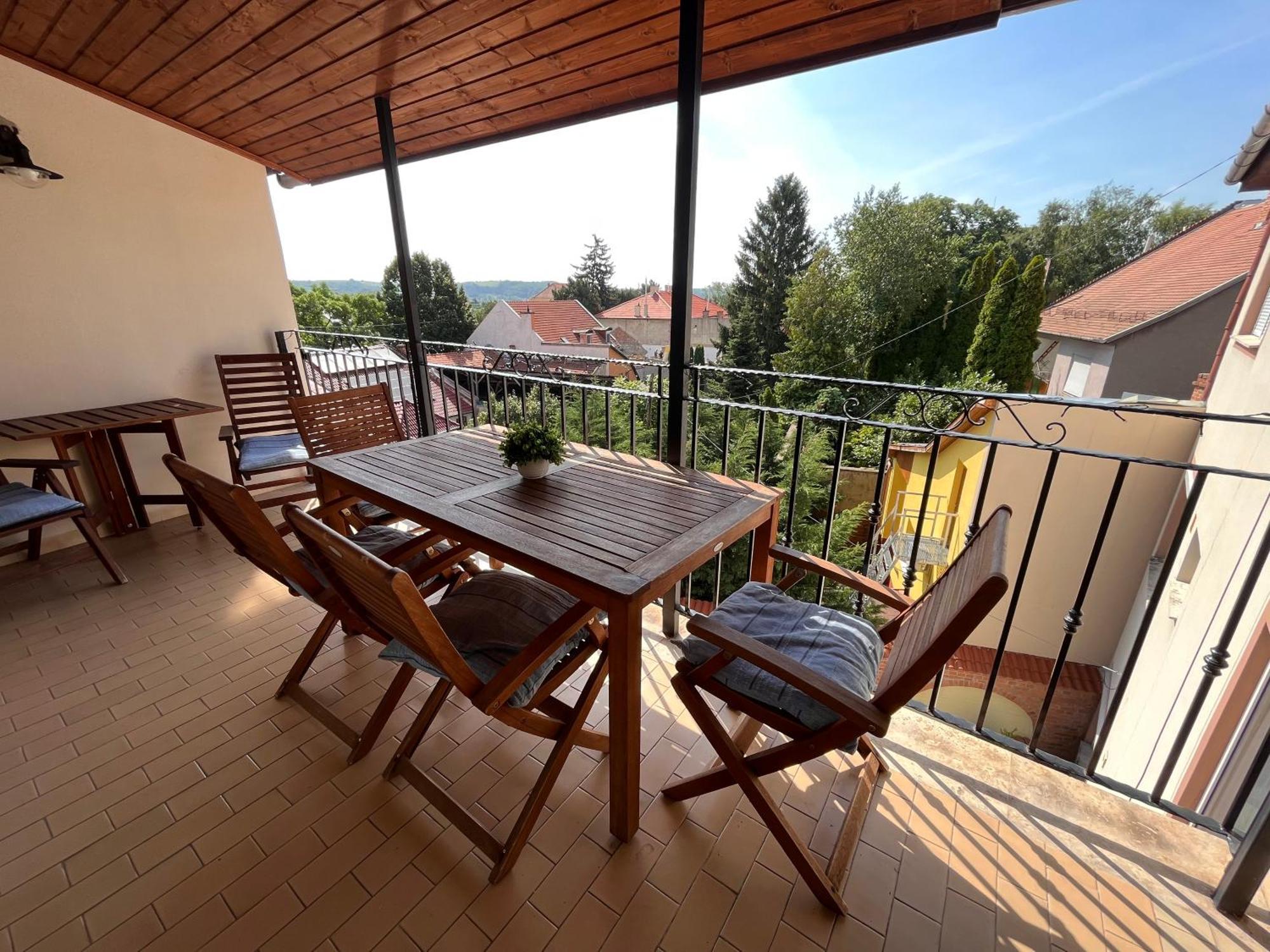 Pacsirta Apartman Grand Eger Extérieur photo