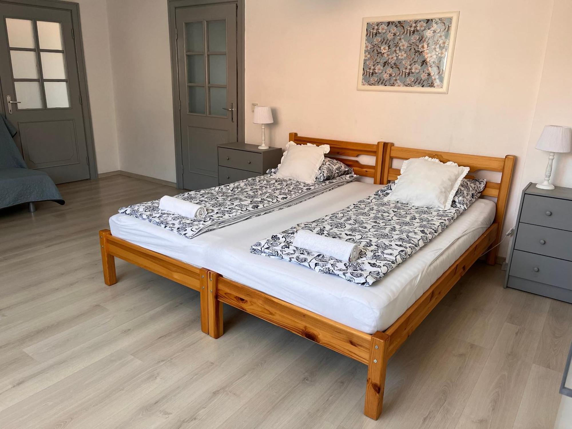 Pacsirta Apartman Grand Eger Extérieur photo